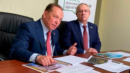 Глава НМР Айдар Метшин и депутат Олег Морозов провели личный приём граждан - НТР 24