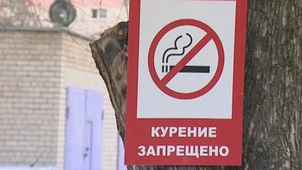 Россиянам дали совет, как бороться с курящими в подъезде соседями