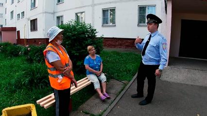 Полицейские объясняют жителям Нижнекамска, как не попасться на уловки мошенников - НТР 24