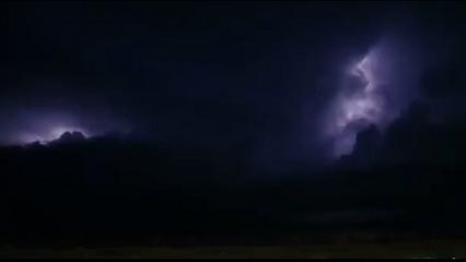 Жителей Нижнекамска и района напугала непрерывно сверкающая молния - НТР 24