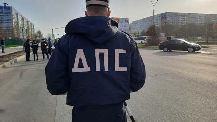 Сотрудникам дорожной полиции будет запрещено пользоваться телефонами водителей - НТР 24