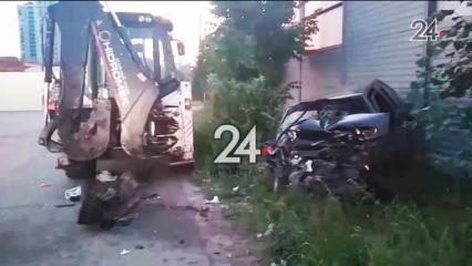 В Татарстане «восьмерка» влетела в стоящий трактор - НТР 24