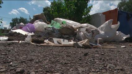 В селе под Нижнекамском одна из улиц превращается в свалку - НТР 24