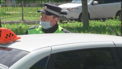 В Нижнекамске ГИБДД проверит таксистов - НТР 24