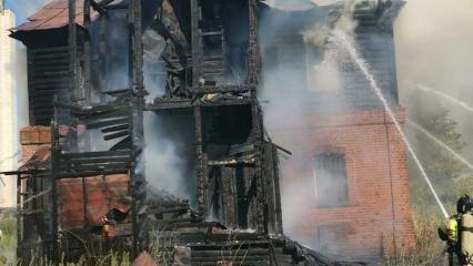 В Татарстане горит историческое здание