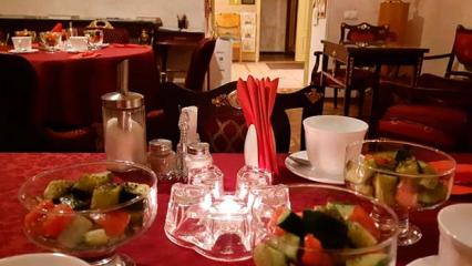 Вход в кафе и рестораны Москвы будет доступен только привитым, переболевшим или с ПЦР-тестом - НТР 24