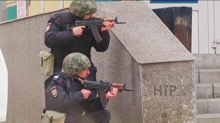 До конца месяца жители Татарстана смогут увидеть на дорогах военную технику