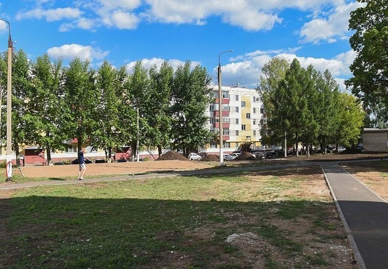 Во дворе домов по пр.Вахитова в Нижнекамске появится детская и воркаут-площадки и футбольное поле