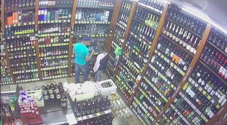 Полицейские Нижнекамска разыскивают похитителя алкоголя
