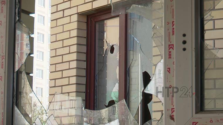 У многих коттеджей в нижнекамском поселке разбиты окна