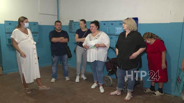 Жильцы дома в Нижнекамске выстраиваются в очередь к лифту
