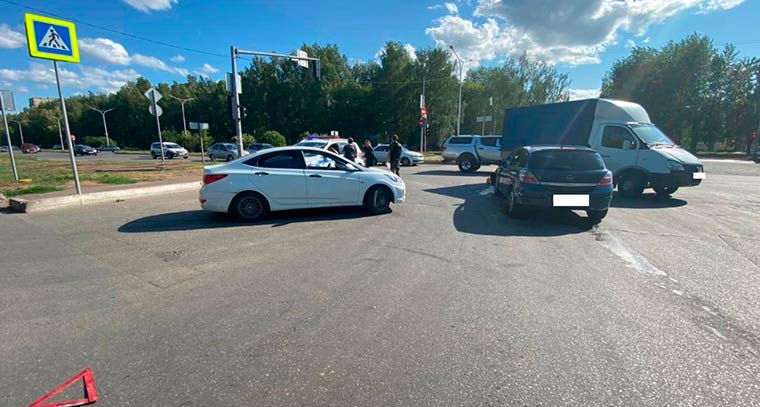 В Нижнекамске водитель иномарки не уступил дорогу и в его авто пострадали двое детей