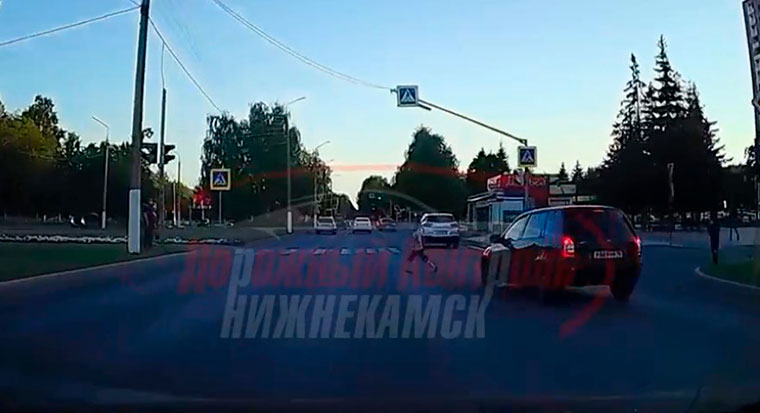 «На 10 лет постарел»: страшная ситуация на дороге в Нижнекамске попала на видео