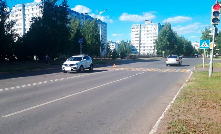В Нижнекамске водитель иномарки сбил двух детей на пешеходном переходе