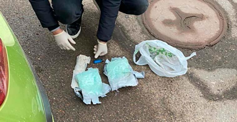 Полицейские из Ставрополя перекрыли канал сбыта наркотиков и конфисковали крупную партию
