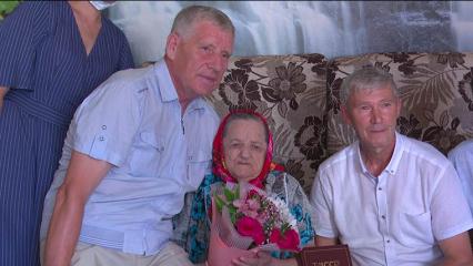 В Нижнекамске с 85-летием поздравили героя социалистического труда - НТР 24