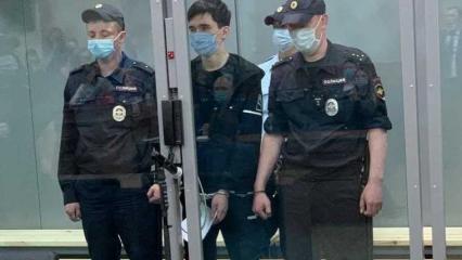 Суд продлил арест устроившему стрельбу в казанской гимназии