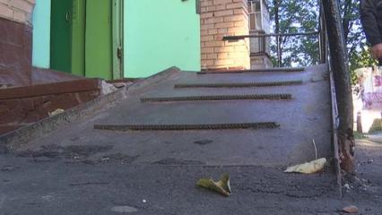 Нижнекамская прокуратура потребовала у УК «Жильё» исправить слишком крутой пандус - НТР 24