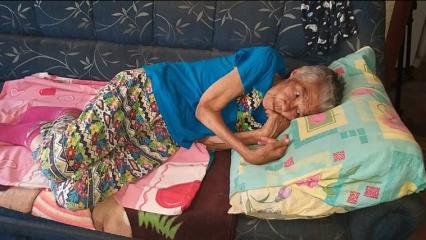 Купили продукты и переодели: в Нижнекамске волонтёры взяли под опеку голодающую пенсионерку - НТР 24