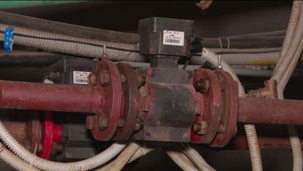 Жители одного из домов в Нижнекамске мучаются от запаха из-за прорванной трубы - НТР 24