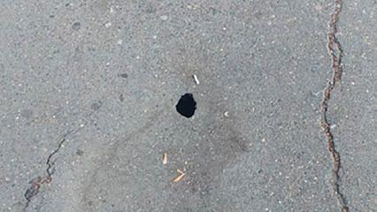 В Нижнекамске вновь обнаружили отверстие в асфальте - НТР 24