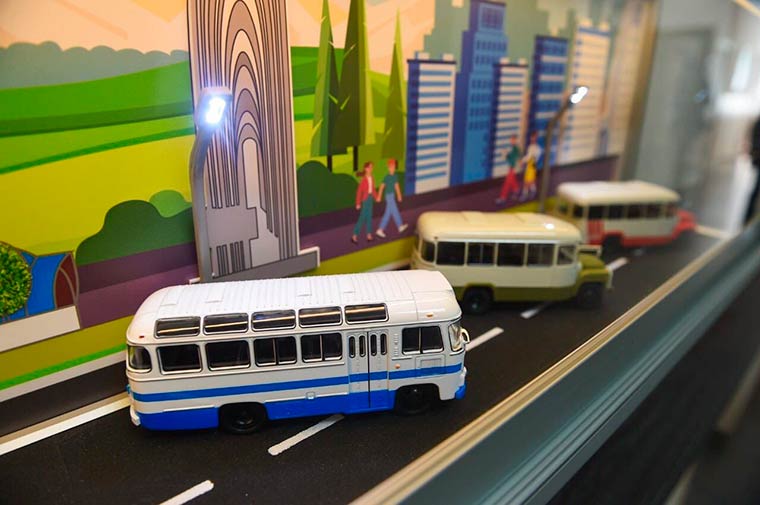 Нижнекамцам показали музей современных и ретро мини-автобусов в «ПАТП-1»