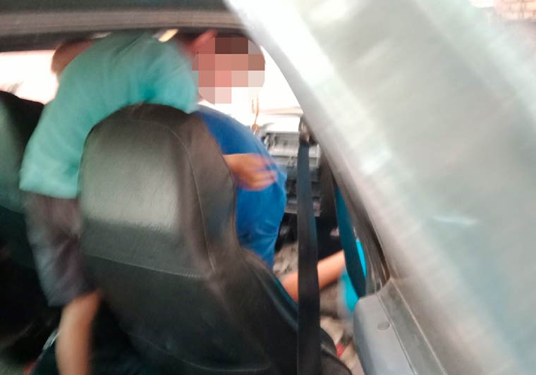 Подростки похитили автомагнитолу из машины в Нижнекамске