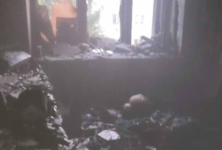 Сгорела комната в общежитии в Дербышках