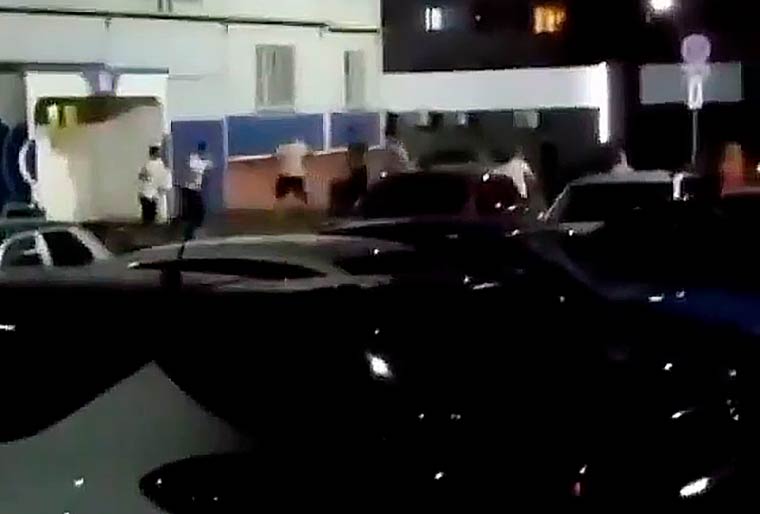 В Нижнекамске очевидцы сняли ночную перестрелку на улице Студенческой