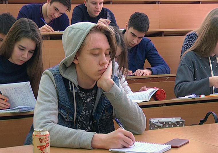 Минобрнауки России рекомендовало вузам перевести непривитых студентов на «удалёнку»