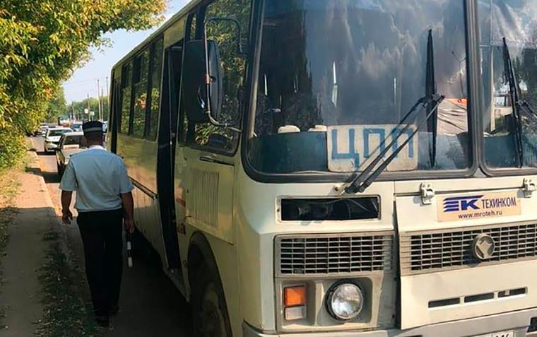 В Нижнекамске госавтоинспекция выявила около двух десятков неисправных автобусов