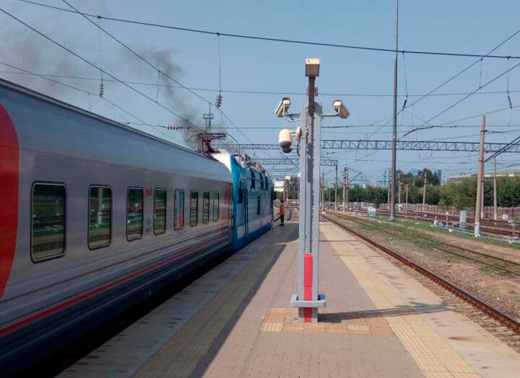 В Казани на вокзале загорелся электровоз