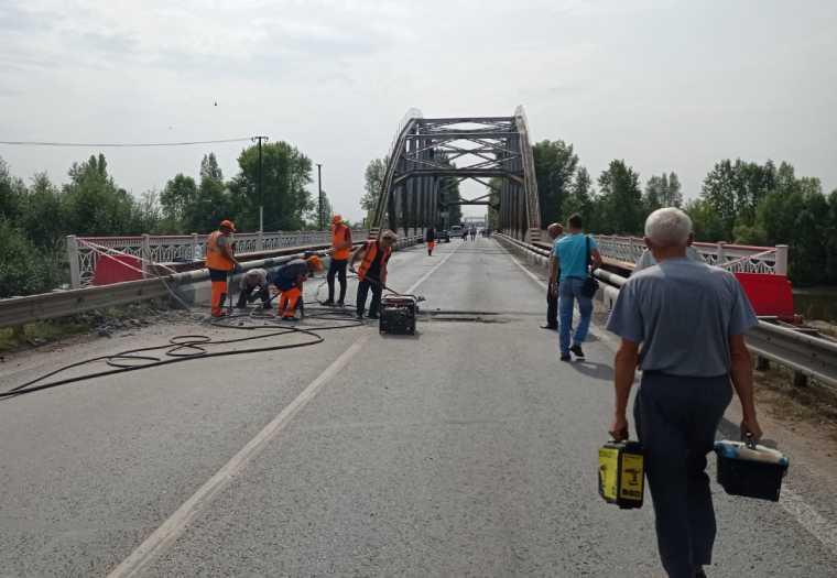 Мэр Нижнекамска Айдар Метшин проверил, как идет ремонт «заинского» моста