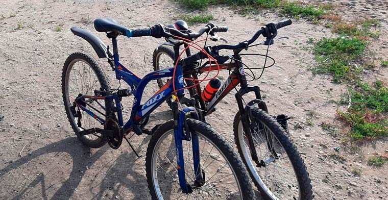 Велосипеды, на которых мальчики приехали на Каму