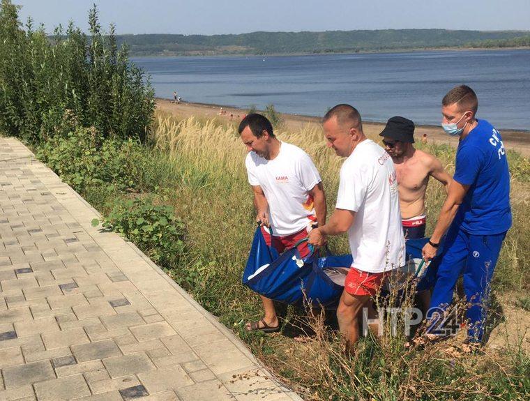 Скорая помощь увезла с пляжа в Нижнекамске дедушку с тепловым ударом