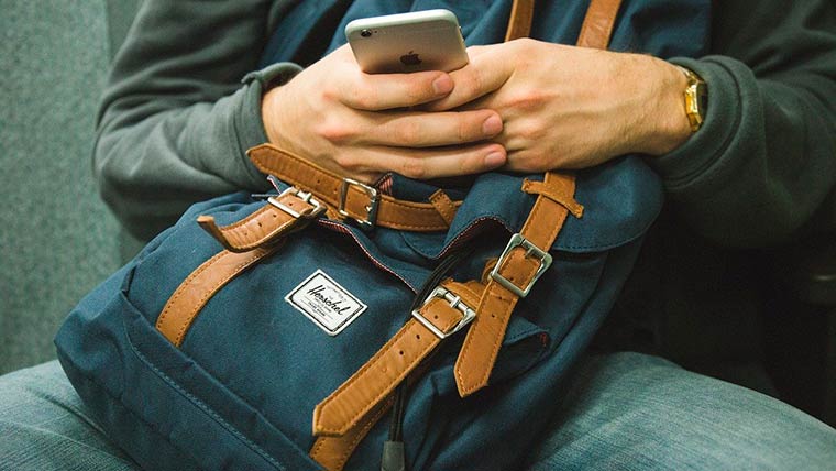 В Татарстане ранее судимый мужчина отнял рюкзак с телефоном у женщины