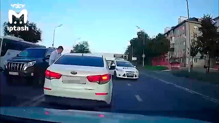 В Татарстане сознательный автолюбитель помог в задержании странного водителя