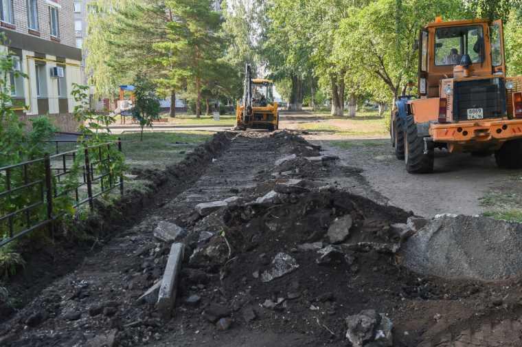 Проводится ремонт дороги от «Нижнекамского медицинского колледжа» до улицы 30 лет Победы