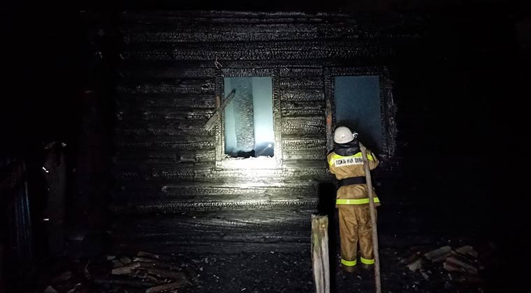 В Татарстане в сгоревшем доме обнаружили тела двух человек
