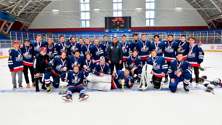 В Нижнекамске завершился традиционный хоккейный турнир памяти Юрия Немова