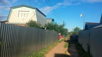 В Нижнекамске мужчина на «четырнадцатой» протаранил дачный забор и повредил хозяйский «Ленд Крузер» - НТР 24