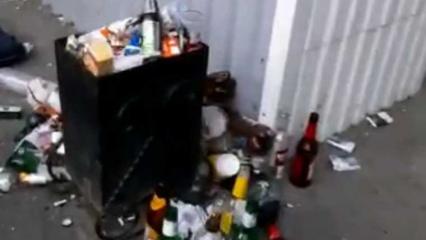 Улица возле парка Тукая в Нижнекамске утопает в мусоре из-за неработающей «пивнушки» - НТР 24