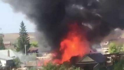 Жители Нижнекамского района сняли на видео, как в селе Шереметьевка сгорел дом