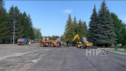 В Нижнекамске начали обустройство площади перед доской почётных граждан города - НТР 24