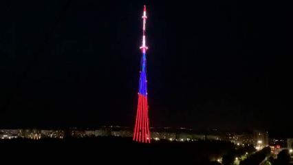 Телебашня в Нижнекамске окрасилась цветами российского триколора - НТР 24