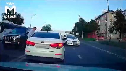 В Татарстане сознательный автолюбитель помог в задержании странного водителя