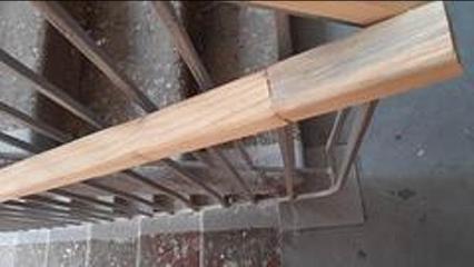 Жительница дома в Нижнекамске показала новые перила со странностями - НТР 24