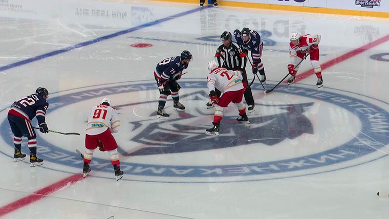 В Нижнекамске стартовал 14-й сезон континентальной хоккейной лиги