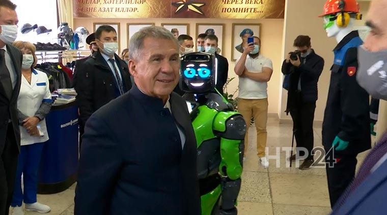 Рустам Минниханов посетил чемпионат PetroChemSkills — 2021 в Нижнекамске