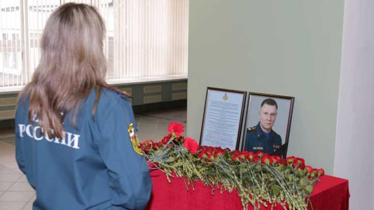 Нижнекамские спасатели почтут память трагически погибшего главы МЧС Зиничева